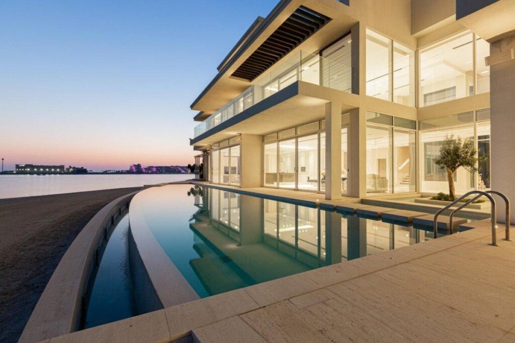 How to Buy a Beachfront Townhouse in Dubai